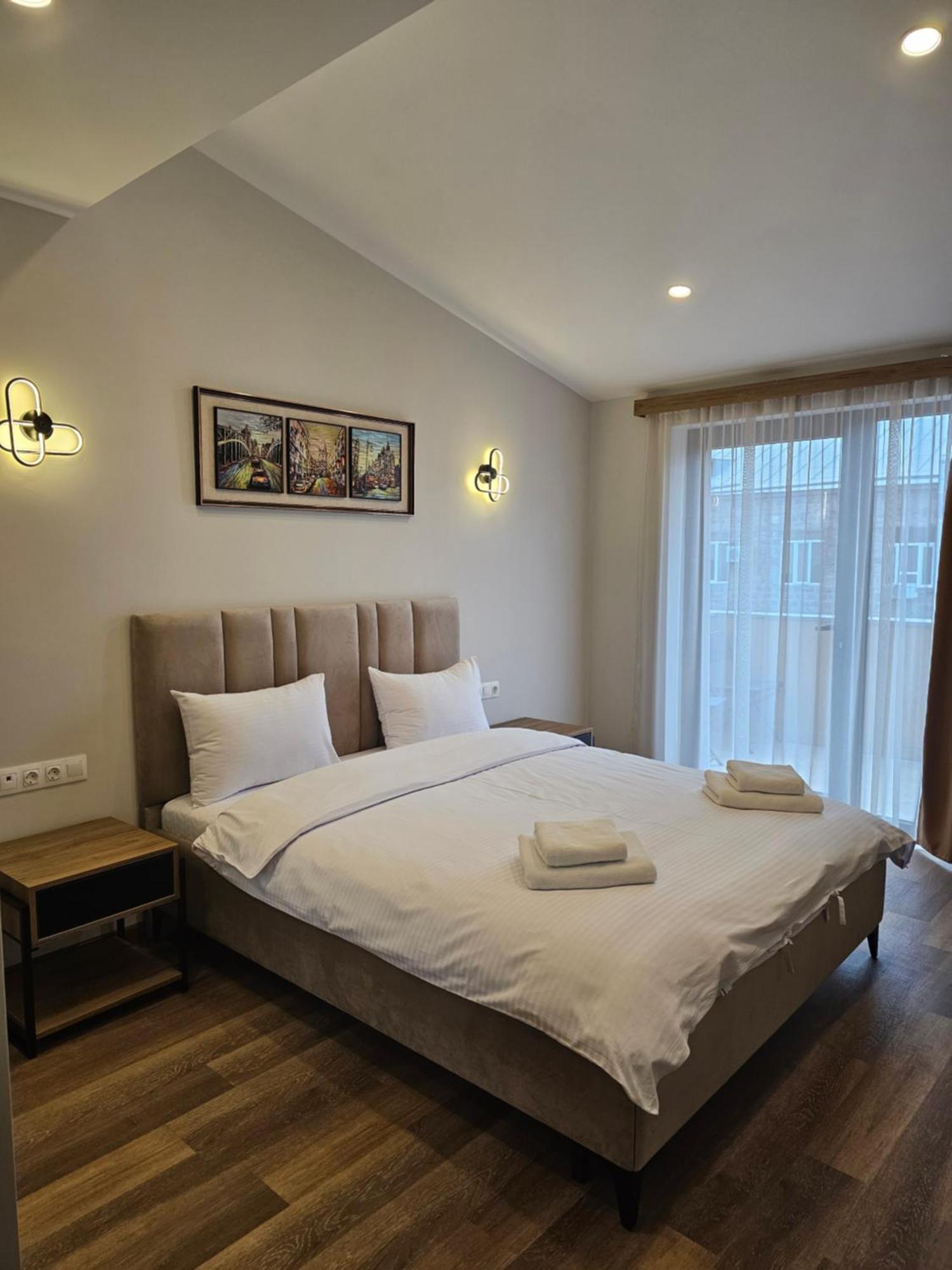 Hotel Avenue 30 Єреван Екстер'єр фото