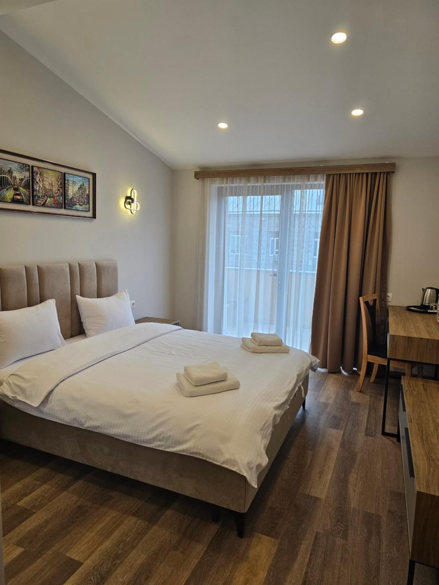 Hotel Avenue 30 Єреван Екстер'єр фото