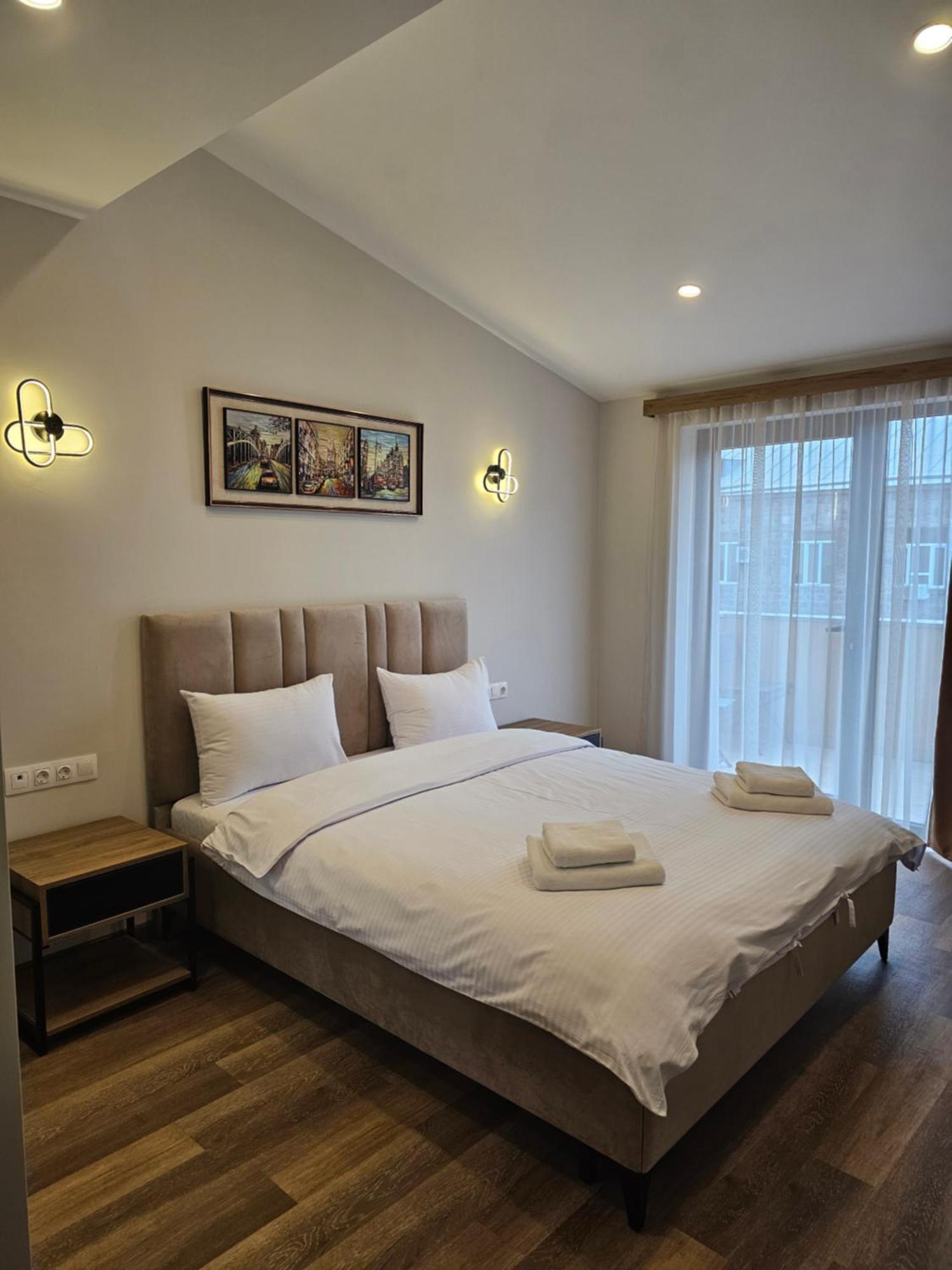 Hotel Avenue 30 Єреван Екстер'єр фото