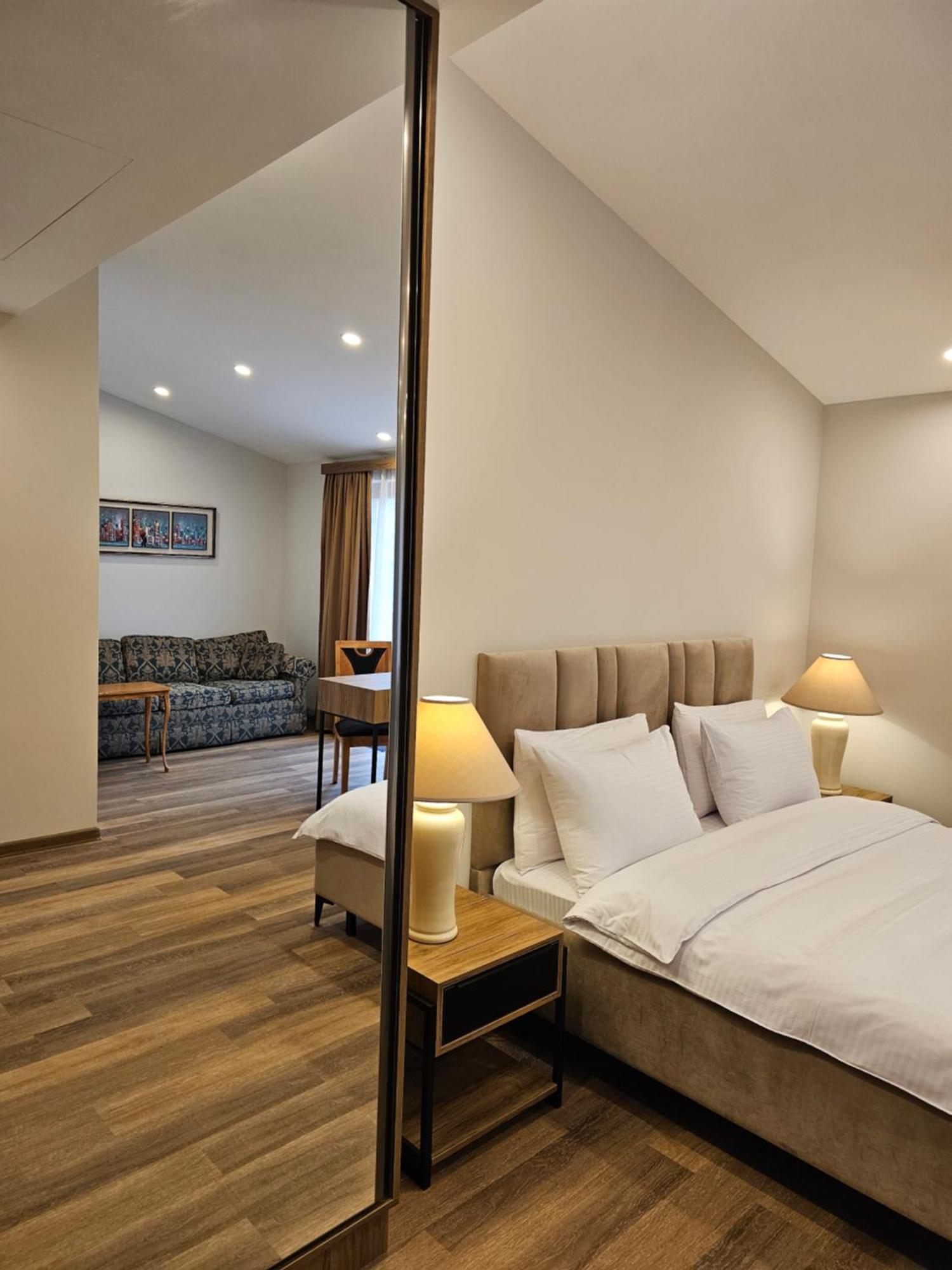 Hotel Avenue 30 Єреван Екстер'єр фото