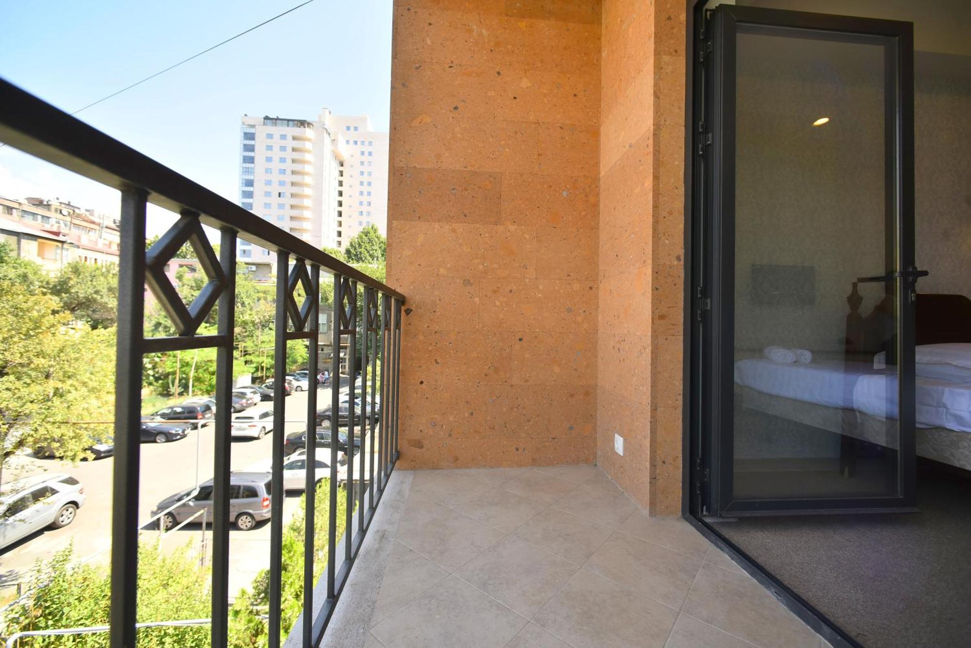 Hotel Avenue 30 Єреван Екстер'єр фото