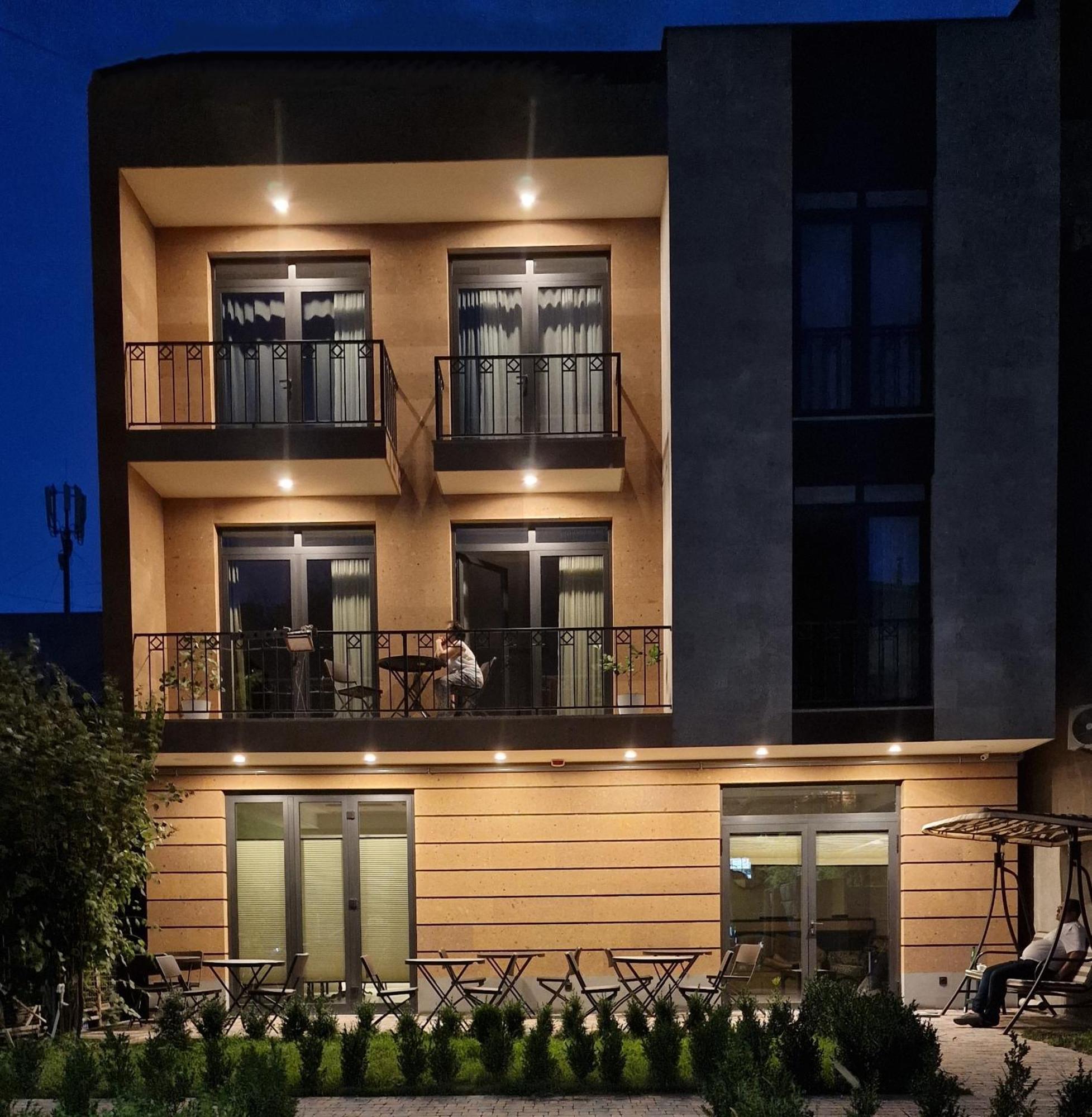 Hotel Avenue 30 Єреван Екстер'єр фото