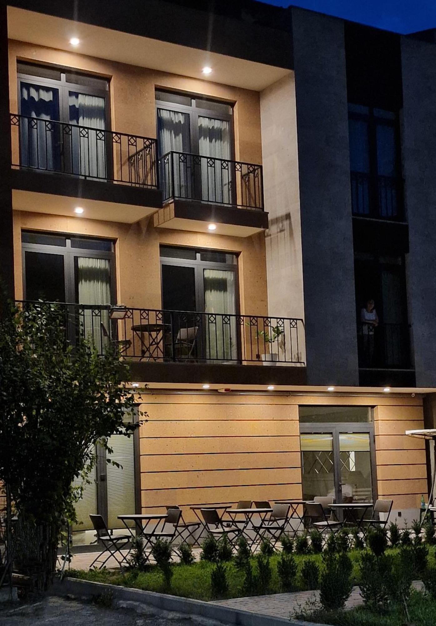 Hotel Avenue 30 Єреван Екстер'єр фото