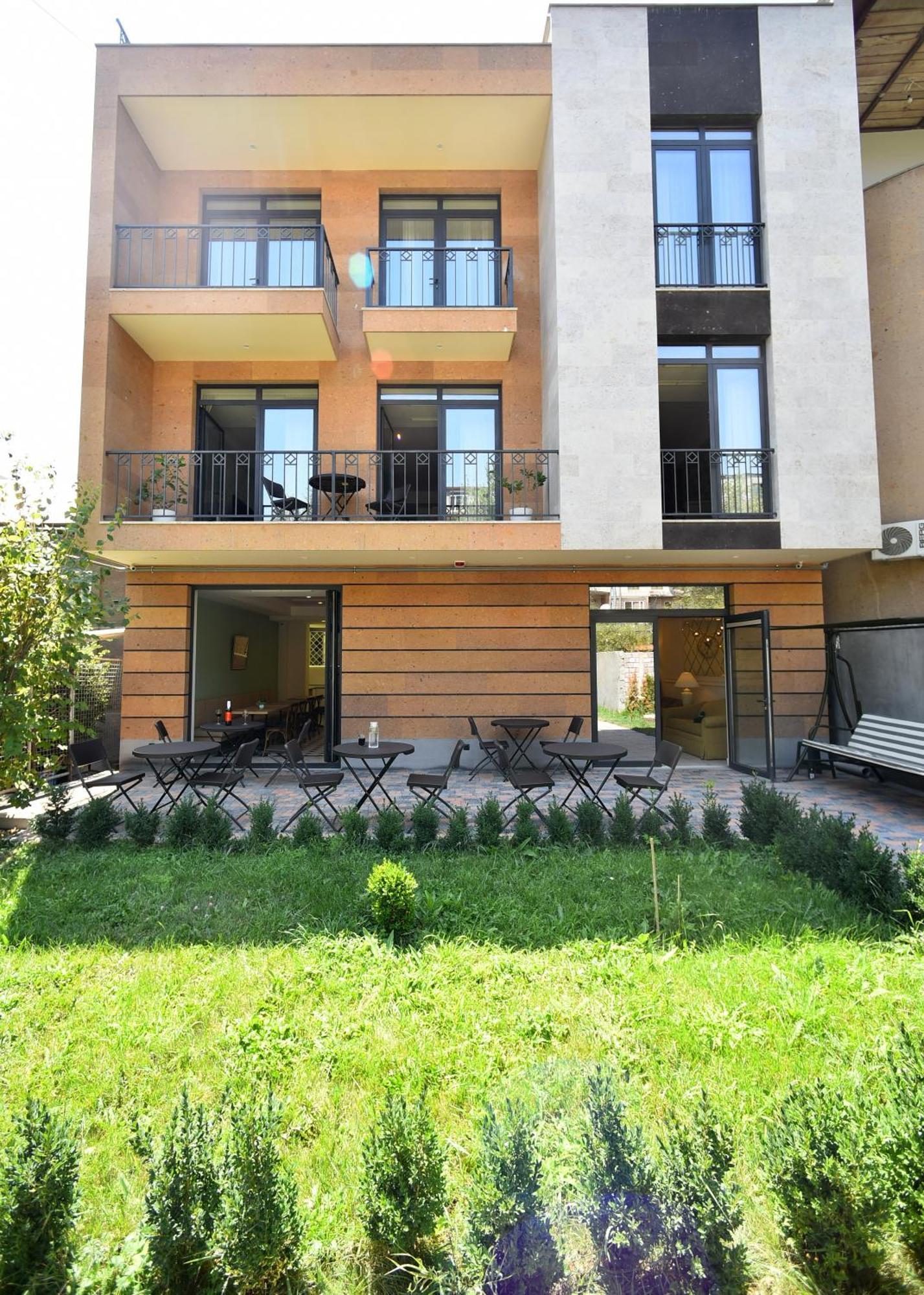 Hotel Avenue 30 Єреван Екстер'єр фото
